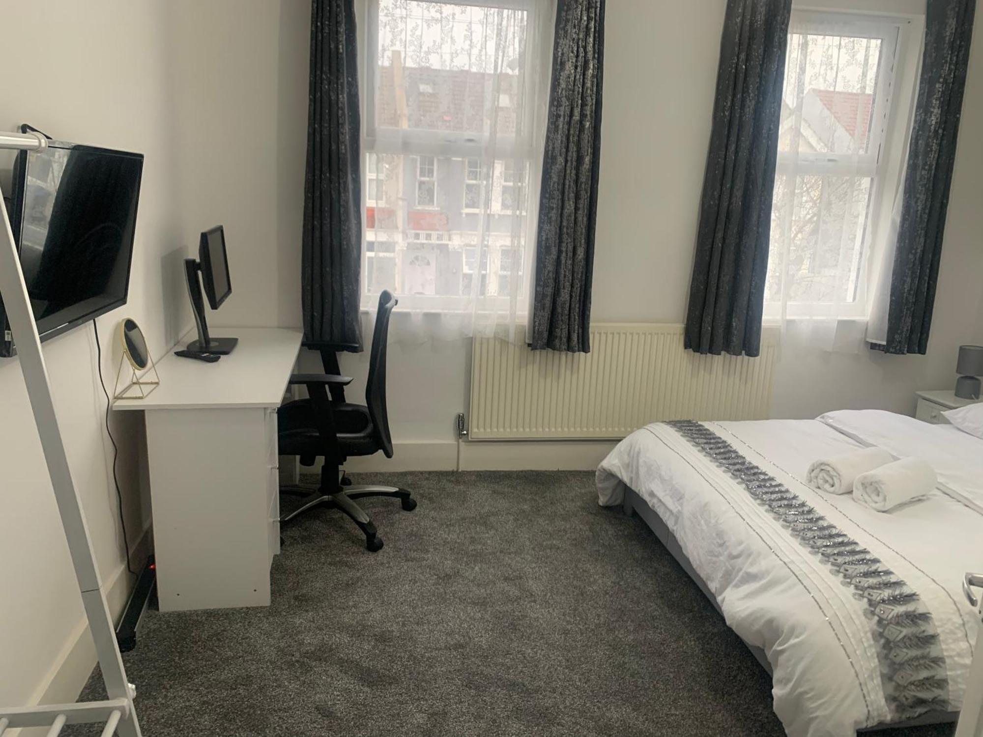 L A Place Croydon, London Villa Norwood Exteriör bild